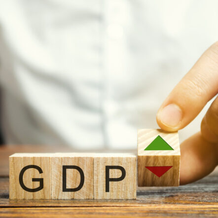 Fed Predicts Low Interest Rates and GDP Bump