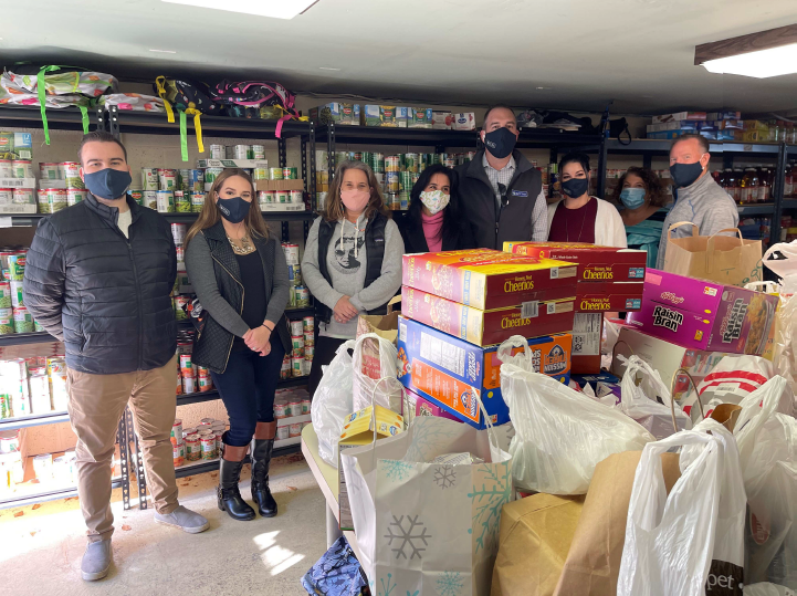 WCRE HELPS FEED THE COMMUNITY WITH 7th ANNUAL THANKSGIVING FOOD DRIVE