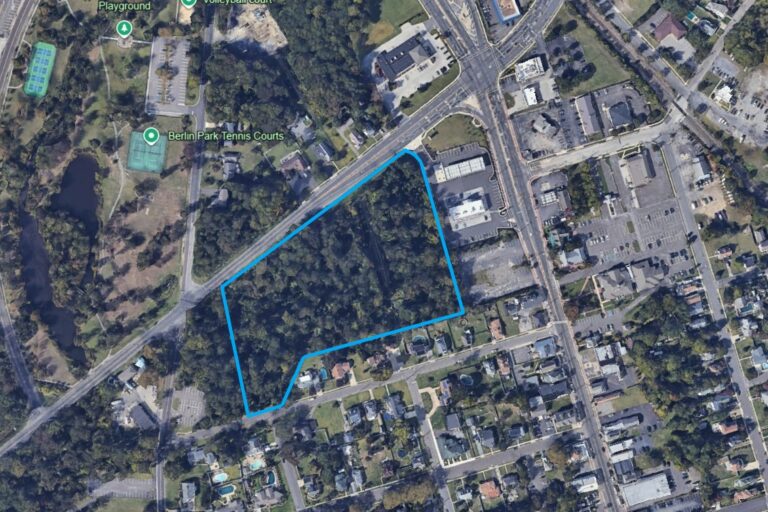 76 Cross Keys Road Berlin, NJ