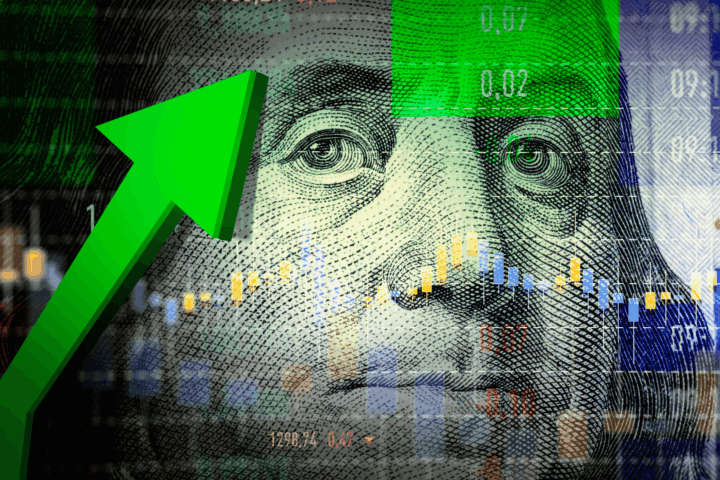 U.S. Economy Shows Strong Momentum